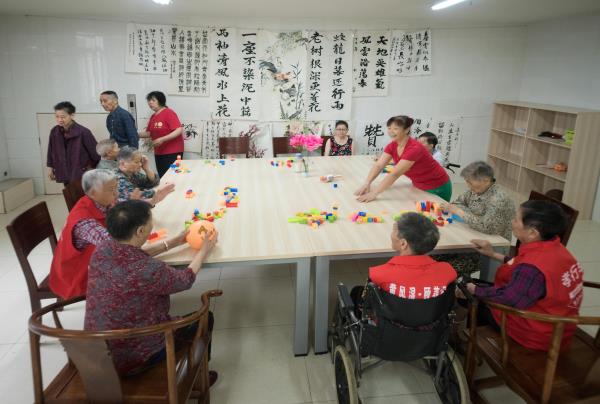 孝行天下頤養(yǎng)樂園-作者;張勇，作品名稱;游戲，電話;15351215450，地址;龍泉驛區(qū)世紀(jì)大道3號.jpg