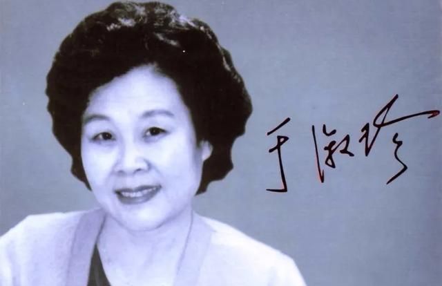 84歲女歌唱家住進(jìn)養(yǎng)老院，說不想給兒女添麻煩，網(wǎng)友卻議論紛紛